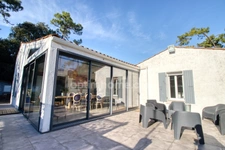 Saint-Pierre d'Oléron. Côte ouest, à 2 pas de la plage: maison 4 chambres sur jardin arboré 1300m² 