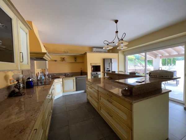 Dpt Gard (30), à vendre ALES maison P5 de 210 m² - Terrain de 1 700,00 m² 