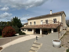 Dpt Gard (30), à vendre ALES maison P5 de 210 m² - Terrain de 1 700,00 m² 