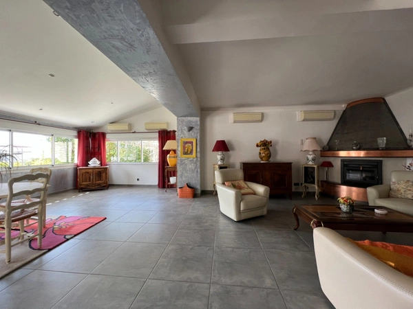 Dpt Gard (30), à vendre ALES maison P5 de 210 m² - Terrain de 1 700,00 m² 