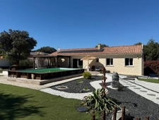 Maison de plain-pied avec piscine à vendre 6 pièces 5 chambres-QUISSAC (30) 1100m2 de terrain 