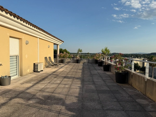 Appartement à vendre  ALES, trois pièces, terrasse 80m² et garage
