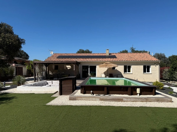 Maison de plain-pied avec piscine à vendre 6 pièces -QUISSAC (30) 1100m2 de terrain 
