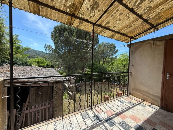 Appartement à vendre 4 pièces, terrasse,GAGNIERES (30)
