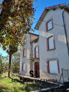Charmante Propriété Agricole à Sainte-Gemme : Votre Havre de Paix avec Potentiel Chambres d'Hôtes !