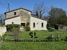 Découvrez le Coup de Cœur du Triangle d’Or : Maison Rénovée au Charme Unique avec Vue Panoramique sur les Vignes Bio!