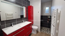 Urgent! Mutation professionnelle: A vendre Maison de 150m2 avec garage, piscine et dépendance.