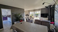 Urgent! Mutation professionnelle: A vendre Maison de 150m2 avec garage, piscine et dépendance.