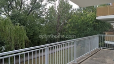 Appartement T3 lumineux avec balcon vue dégagée et 2 places de parking dans résidence sécurisée. 