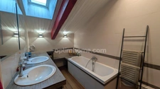 Maison de 165m2 rénovée sur terrain arboré de 1 300 m², avec piscine sans vis à vis.(Vente à moyen / long terme).