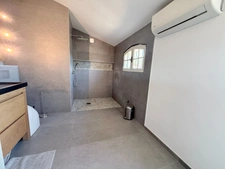 Maison 200 m² – 4 chambres – Terrain 1 300 m² – Revenus locatifs 1 300 €/mois