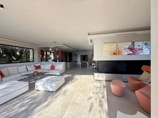 Villa de standing avec studio indépendant et piscine – Le Rouret