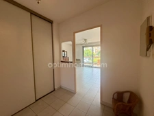 A Vendre - spacieux 3 pièces dernier étage avec Terrasse et Garage - Vallauris Centre (06)