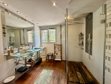 Maison familiale 5 pièces avec piscine, suite parentale et studios – Un bien rare et lumineux à découvrir sans tarder