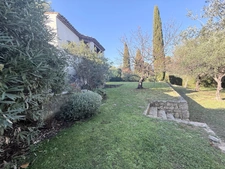 Villa de standing avec studio indépendant et piscine – Le Rouret