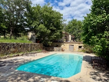Maison familiale 5 pièces avec piscine, suite parentale et studios – Un bien rare et lumineux à découvrir sans tarder