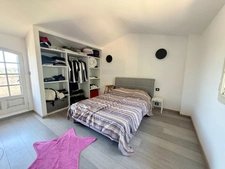 Maison 200 m² – 4 chambres – Terrain 1 300 m² – Revenus locatifs 1 300 €/mois