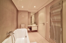 Villa de prestige avec piscine et gardien à MOUANS SARTOUX (06)