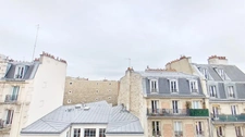 Charmant 2 pièces au dernier étage – Rue Duhesme (piétonne), Paris 18ᵉ