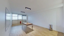 Locaux de bureaux 239 m² au sol (235,94 m² Carrez)