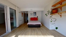 Appartement 4 pièces avec cour et parking