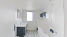 EXCLUSIVITÉ – Appartement Loft Atypique avec Terrasse à 300 m du Métro Robespierre, Quartier des Coutures