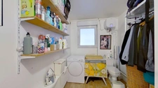 Appartement 4 pièces avec cour et parking