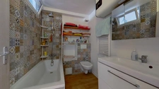 Appartement 4 pièces avec cour et parking
