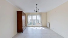 Appartement 3 pièces traversant et lumineux au 7eme étage avec ascenseur