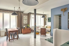 Appartement/ Loft Atypique avec Cour – À 300m du Métro Robespierre (L9)