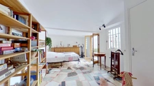 Bien rare aux portes de Paris – Appartement mixte de plein pied à usage d’habitation avec jardin privatif