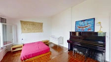 Bien rare aux portes de Paris – Appartement mixte de plein pied à usage d’habitation avec jardin privatif