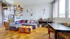 Appartement 2 pièces traversant au dernier étage, à 400m du métro Mairie de Montreuil.