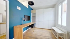 EXCLUSIVITÉ – Appartement Loft Atypique avec Terrasse à 300 m du Métro Robespierre, Quartier des Coutures