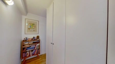 EXCLUSIVITÉ – Appartement Loft Atypique avec Terrasse à 300 m du Métro Robespierre, Quartier des Coutures