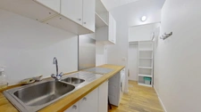 EXCLUSIVITÉ – Appartement Loft Atypique avec Terrasse à 300 m du Métro Robespierre, Quartier des Coutures