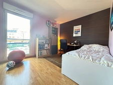Appartement familial lumineux avec terrasse, garage et résidence sécurisée à Montigny-lès-Metz