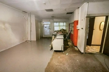 Local commercial 91 m² – Centre de Hayange – Vitrines, cour, sans pas-de-porte