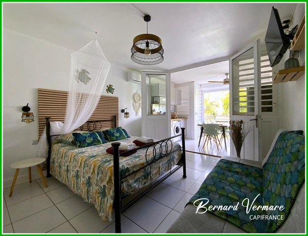 Appartement-studio de 30 m² - Piscine et accès plage.