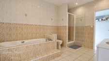 Grande maison rénovée avec 5 chambres, jardin et fort potentiel touristique à CASSAGNES (66)
