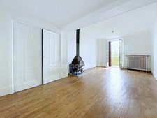 Maison de caractère avec jardin arboré - 