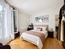 LEVALLOIS-PERRET – 56 M² -3 PIÈCES – 2 CHAMBRES OU BUREAU – CENTRE-VILLE – MÉTRO L3 À 7 MIN – GARDIEN