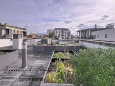 Duplex 3 pièces au 2ᵉ et 3ᵉ étage avec balcon, loggia et parking, proche RER A Nanterre-Ville.
