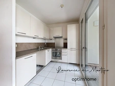 Duplex 3 pièces au 2ᵉ et 3ᵉ étage avec balcon, loggia et parking, proche RER A Nanterre-Ville.