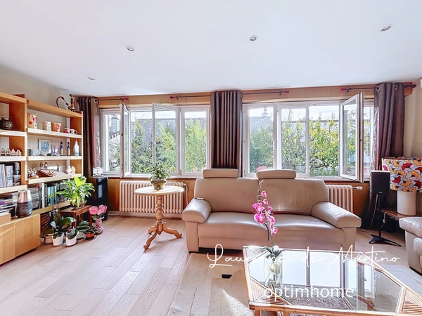 Maison familiale avec terrasse, jardin et garage double – à 10 min du RER Nanterre-Ville