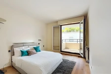 Dpt Hauts de Seine (92), à vendre à LA GARENNE-COLOMBES, appartement T4 de 87,8 m2 avec 2 balcons 