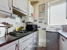 LA GARENNE-COLOMBES – PLACE DE LA LIBERTÉ – 3 PIÈCES D’ANGLE 50 M2 – DERNIER ÉTAGE - CAVE - LOCAL VELOS - 9 MIN LIGNE L