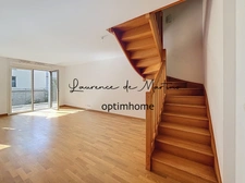 Duplex 3 pièces au 2ᵉ et 3ᵉ étage avec balcon, loggia et parking, proche RER A Nanterre-Ville.