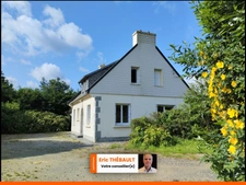 Votre futur cocon à Plestin-les-Grèves – Entre mer et centre-ville, une maison à fort potentiel vous attend !