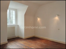 Superbe maison traditionnelle avec pierres de taille et couverture en lauze à Lanmeur - Parfaite opportunité à ne pas manquer !